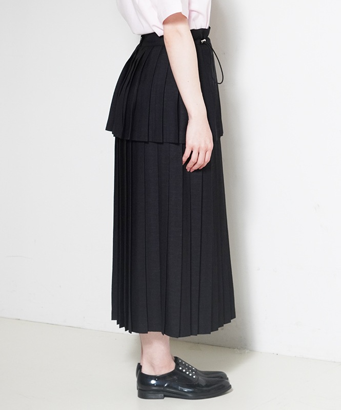 プリーツスカート
