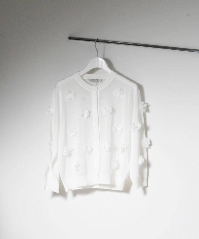 なー。ページ フラワーモチーフニットカーディガン | OUTER,カーディガン