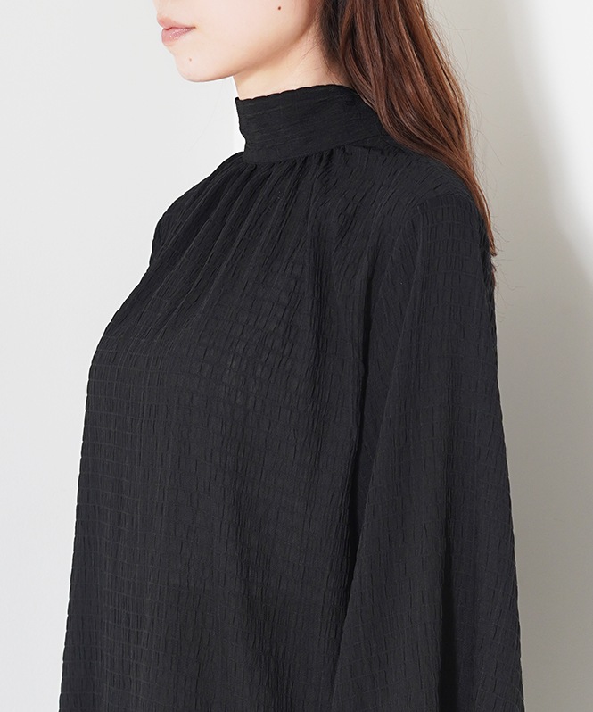 シアーテクスチャーボウタイ風ブラウス
