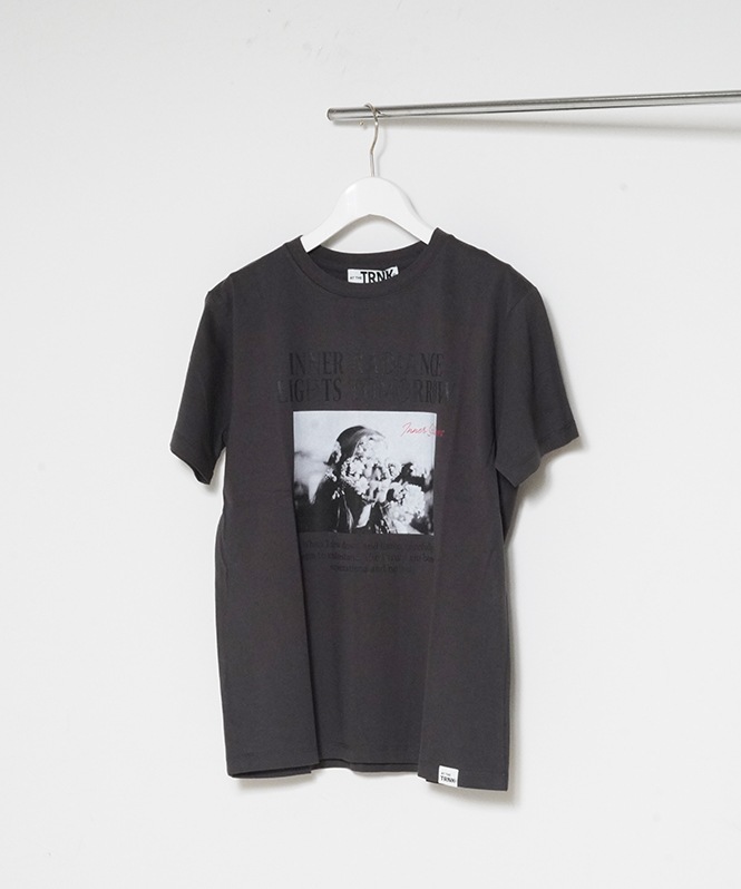 フォトTフラワープリントTシャツ