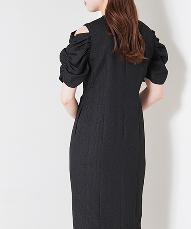 ショルダーデザインドレス