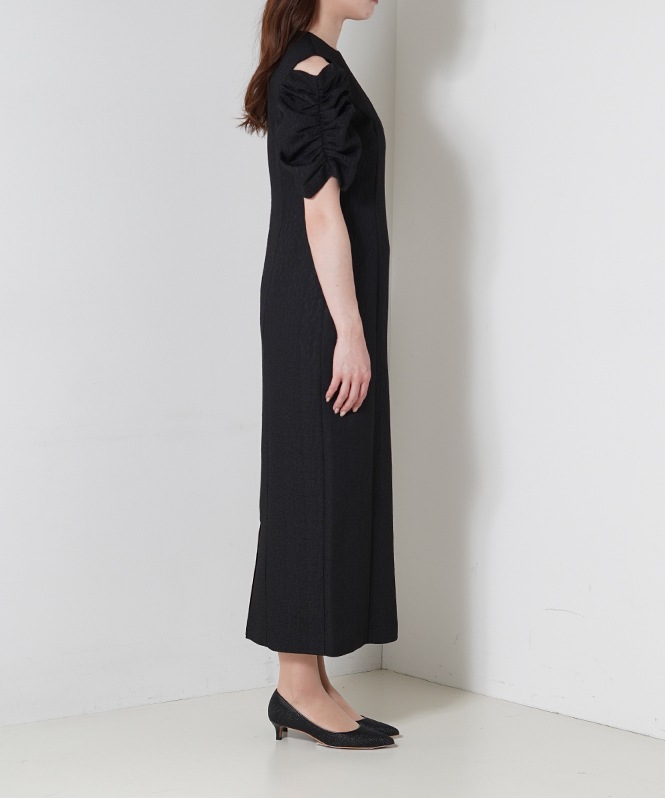 ショルダーデザインドレス