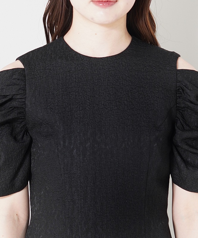 ショルダーデザインドレス