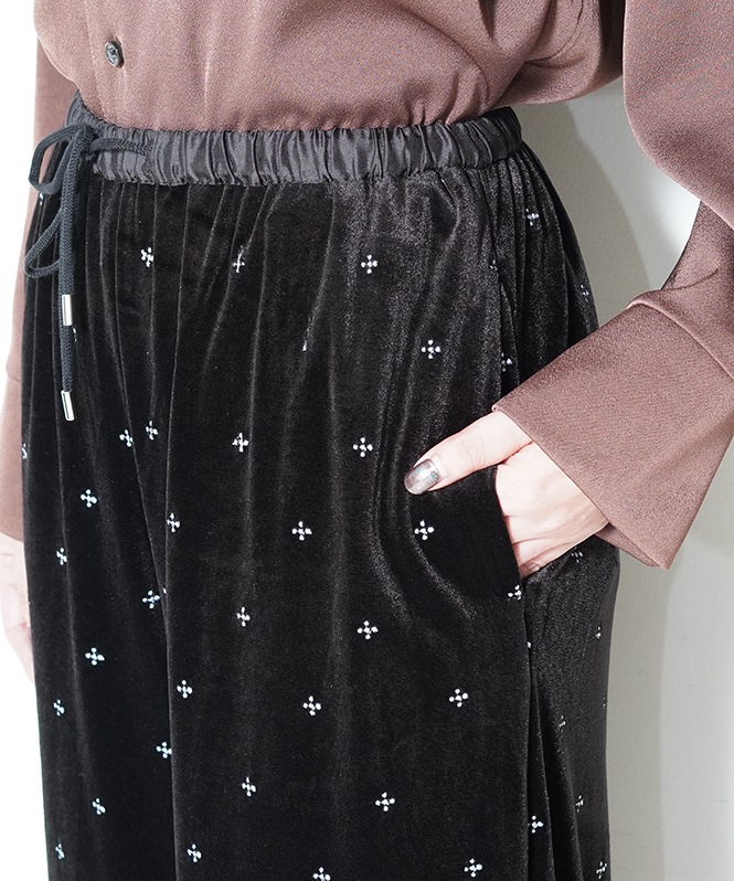 ベロア刺繍パンツ