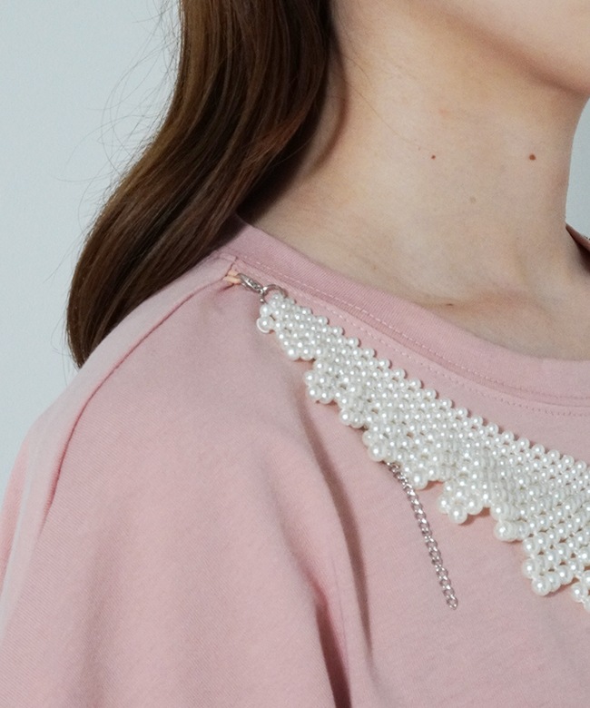 pearl necklace VINTAGE Tee