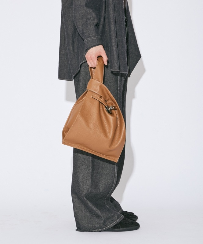 beautiful people laege market bag in shrink leathe