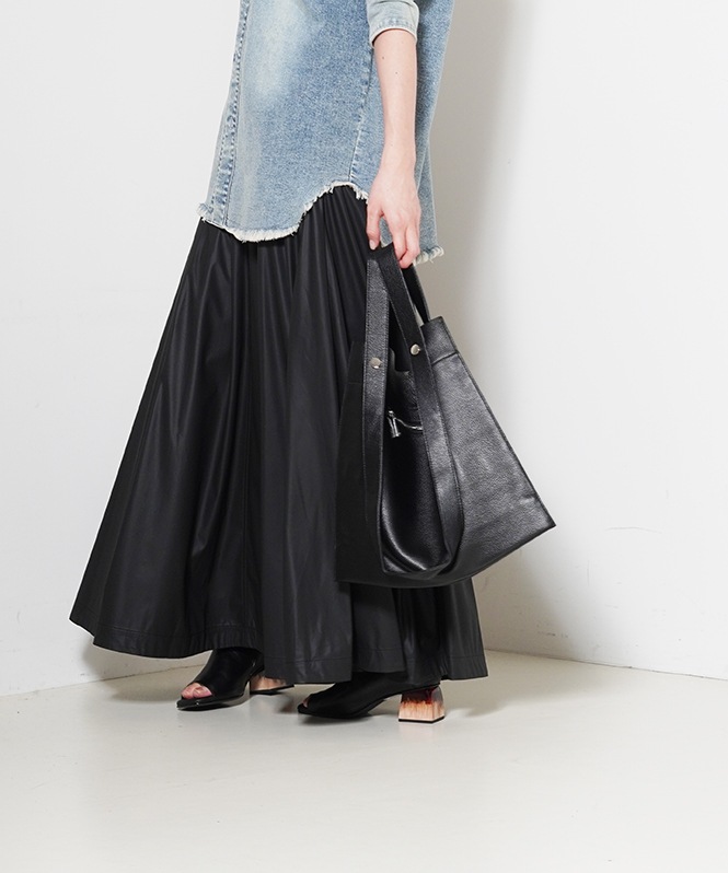 DROMe 羊革レザー　フレアスカート　ブルーグレー DROMe 羊革レザー フレアスカート ブルーグレー DROMe 羊革