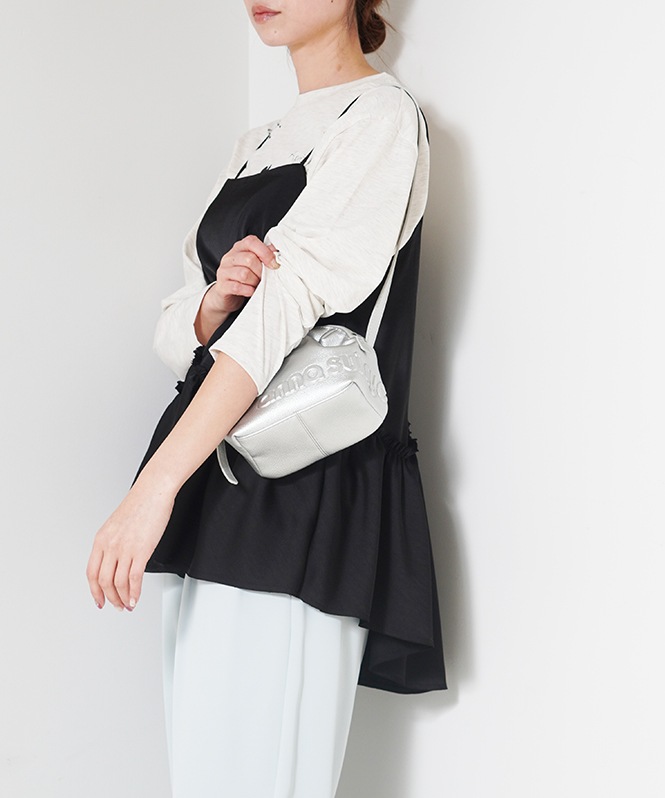 レタリングプリントロングTシャツ