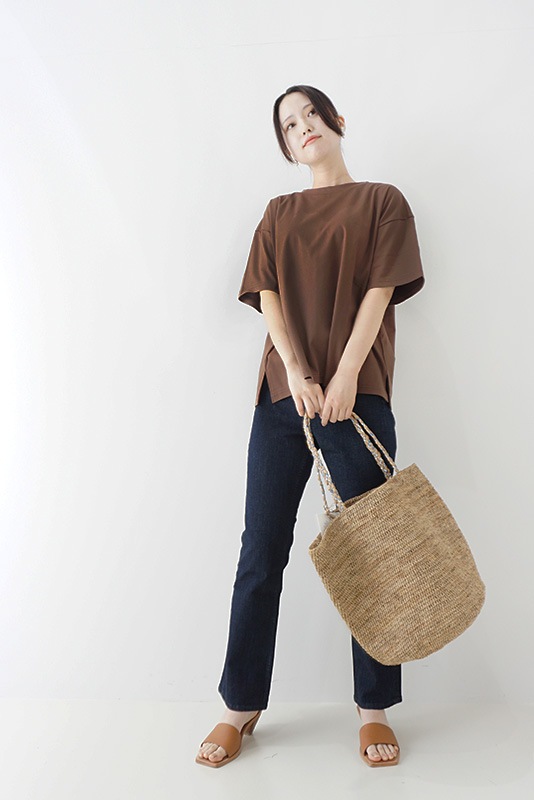 ドロップショルダーTシャツ