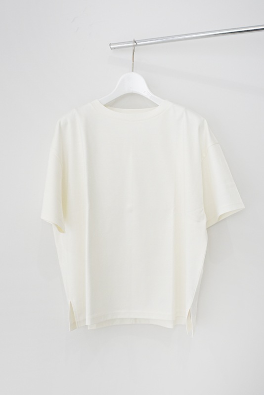 ドロップショルダーTシャツ