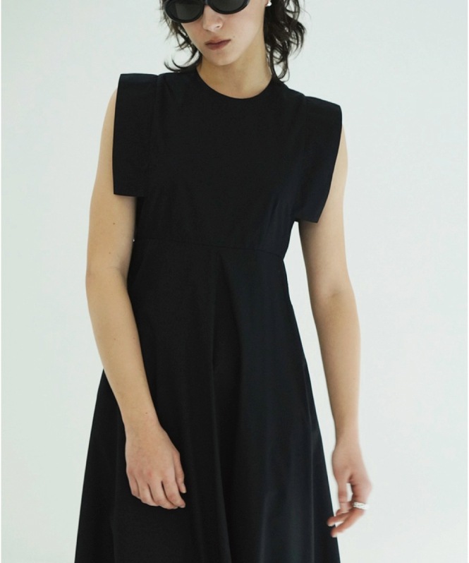 SQUARE SLEEVE ONEPIECE