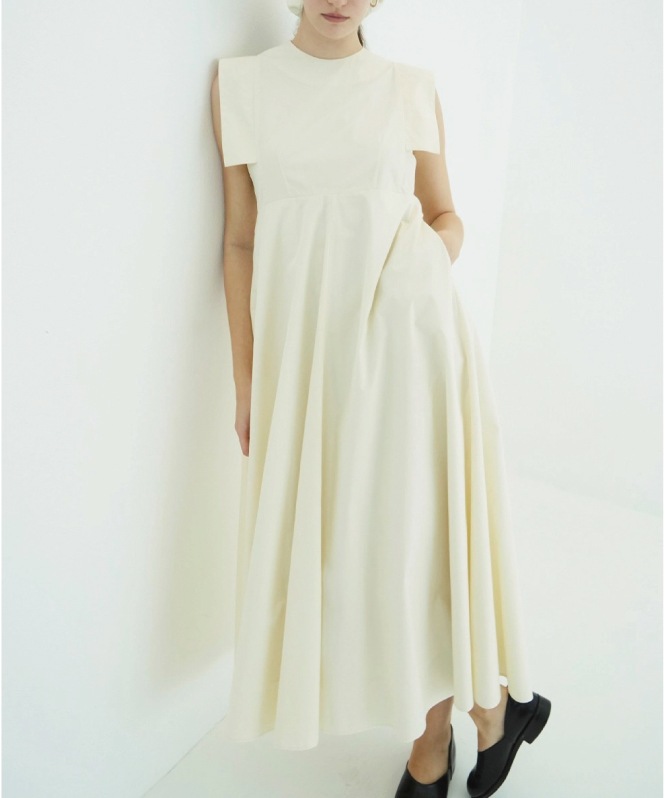 SQUARE SLEEVE ONEPIECE