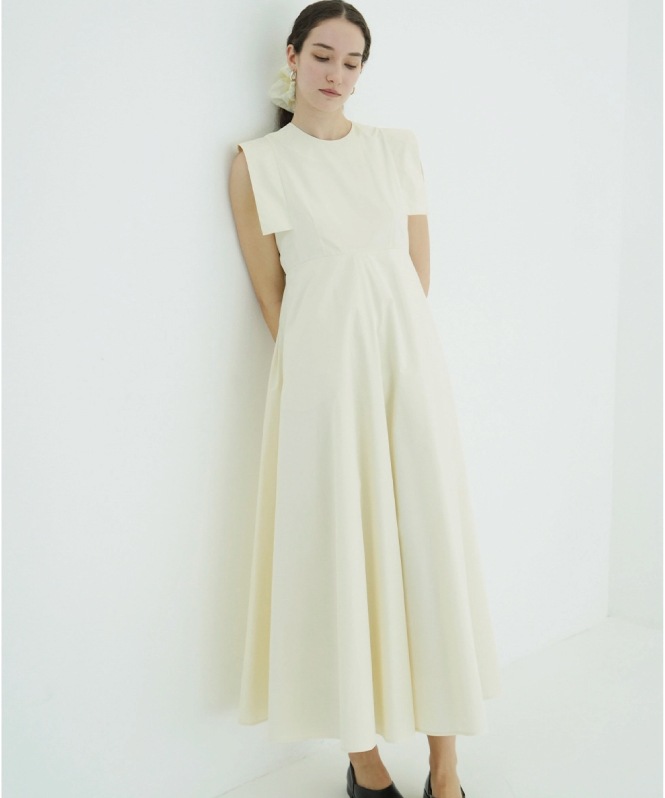 SQUARE SLEEVE ONEPIECE