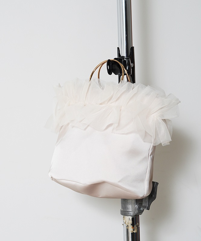 サテンフリルバッグ
