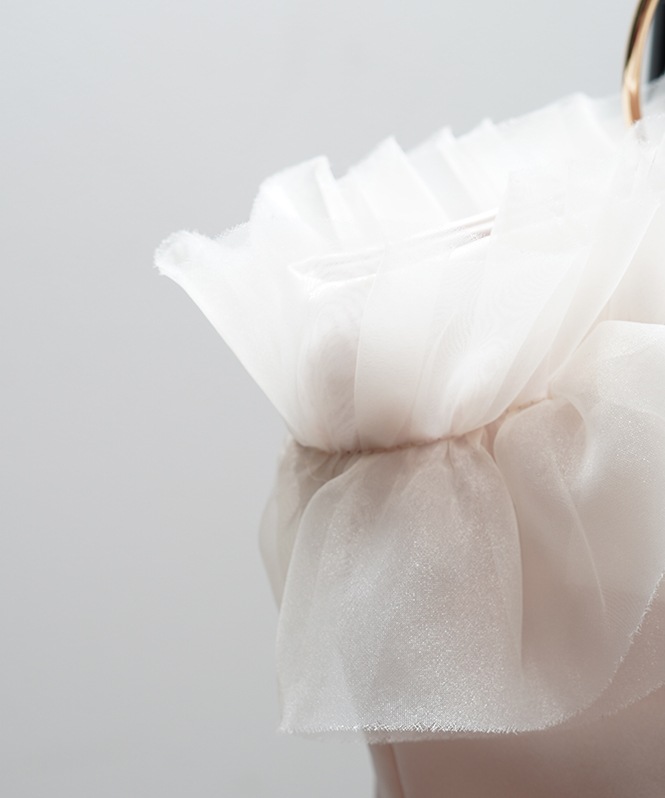 サテンフリルバッグ