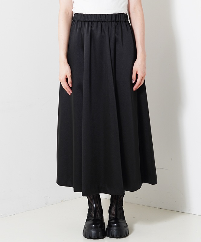 サテンサーキュラースカート