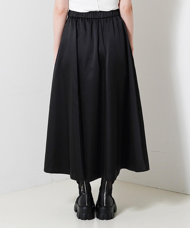 サテンサーキュラースカート