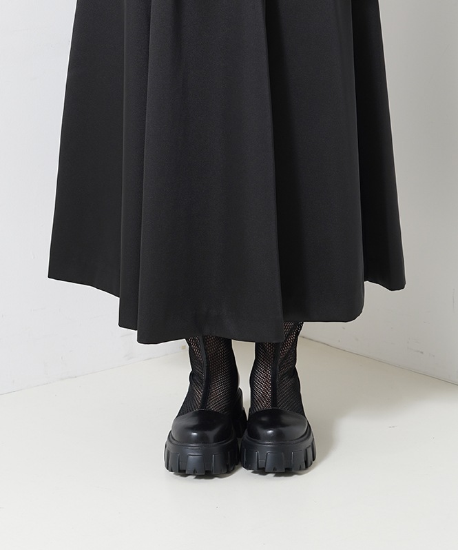 サテンサーキュラースカート