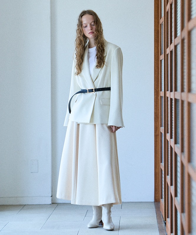 サテンサーキュラースカート