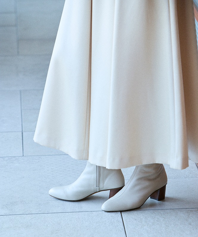 サテンサーキュラースカート