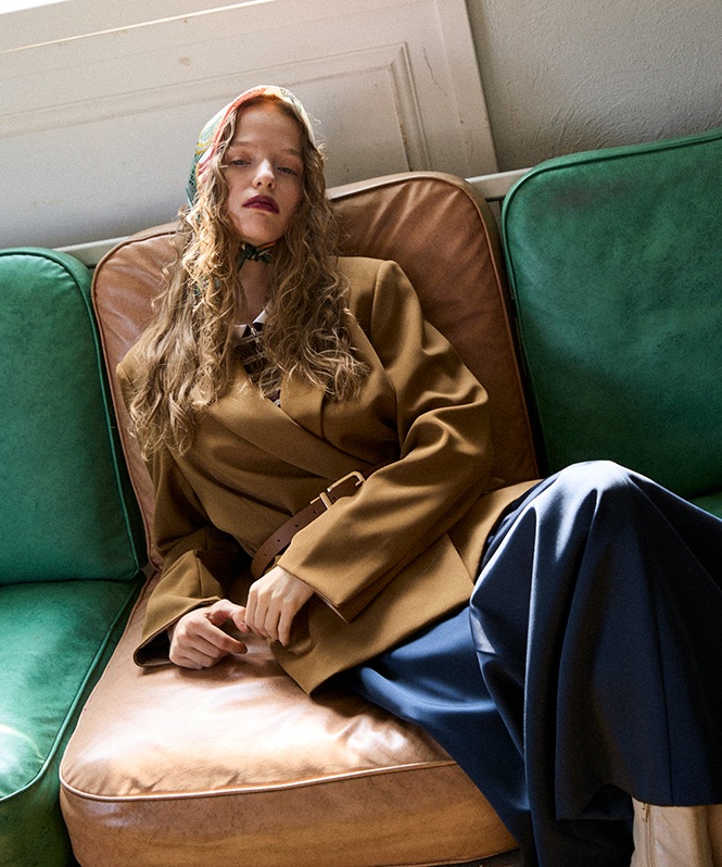 サテンサーキュラースカート