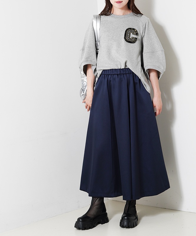 サテンサーキュラースカート