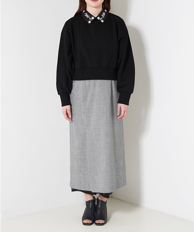 ビジューカラートップス