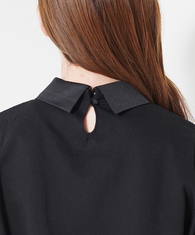 ビジューカラートップス