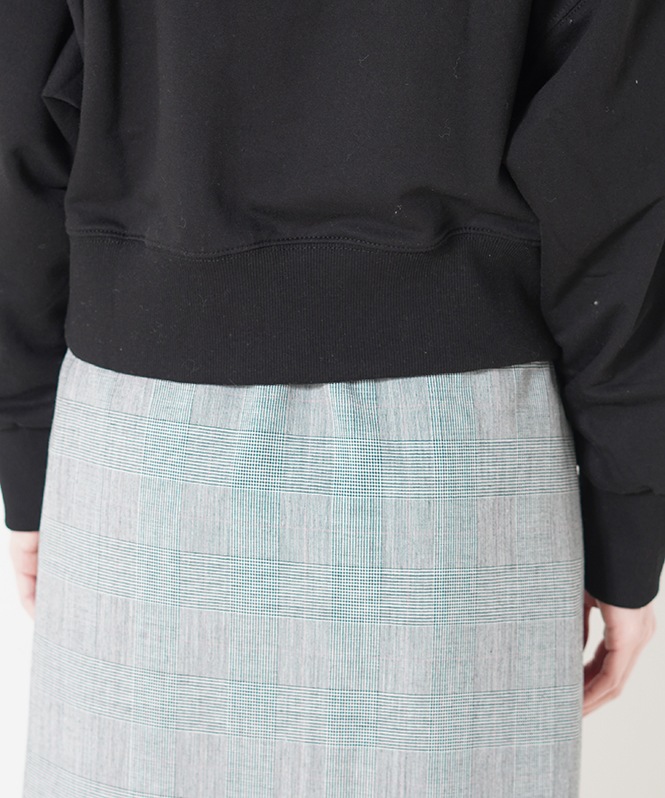 ビジューカラートップス