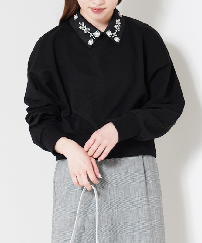 ビジューカラートップス