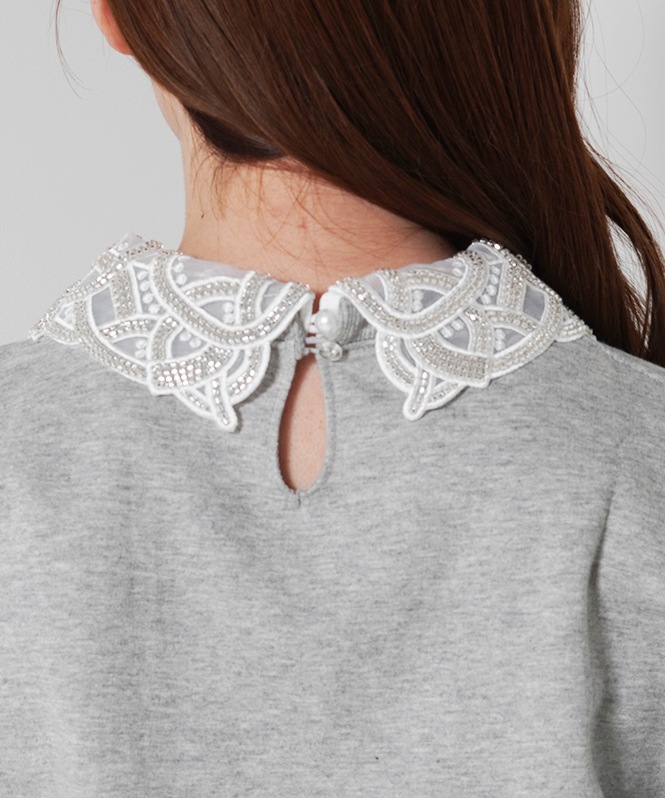 ビジューカラートップス