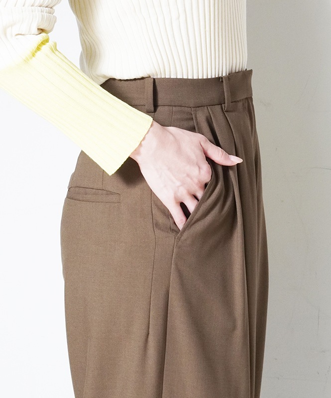 BASIC TUCK PANTS
