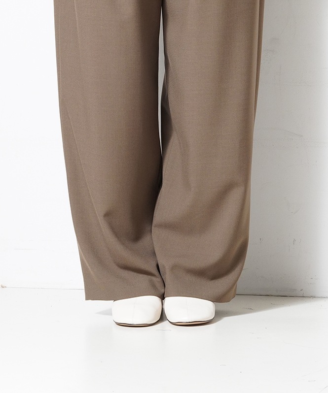 BASIC TUCK PANTS