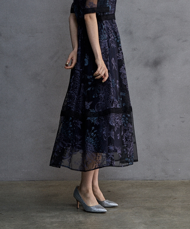 エンブロイダリードレス