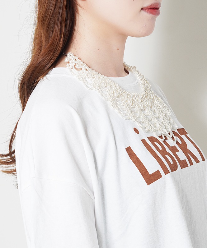 ネックレス付きヴィンテージ風ロゴTシャツ