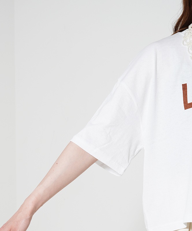 ネックレス付きヴィンテージ風ロゴTシャツ
