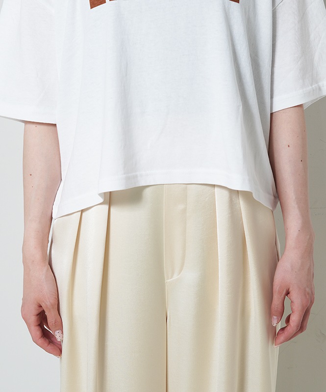 ネックレス付きヴィンテージ風ロゴTシャツ