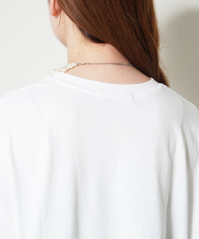 ネックレス付きヴィンテージ風ロゴTシャツ