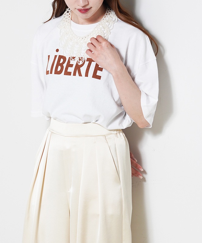 ネックレス付きヴィンテージ風ロゴTシャツ