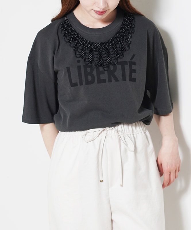 ネックレス付きヴィンテージ風ロゴTシャツ