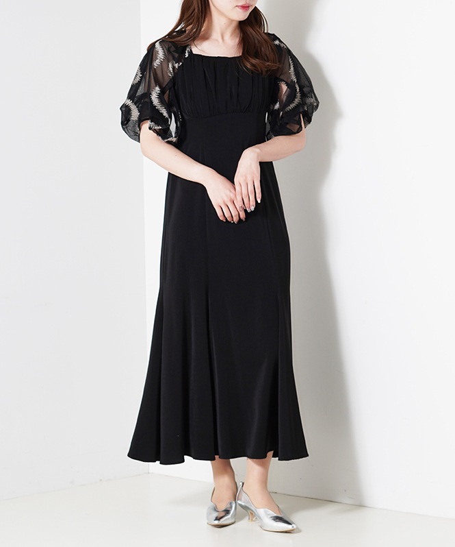 Graffiti balloon sleeve dress