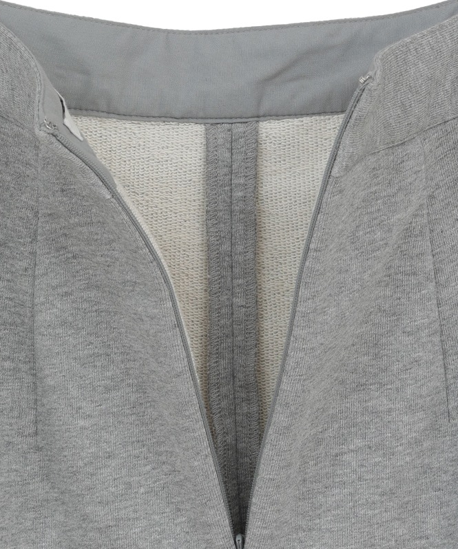 CLANE CIRCLE CUT SWEAT SK