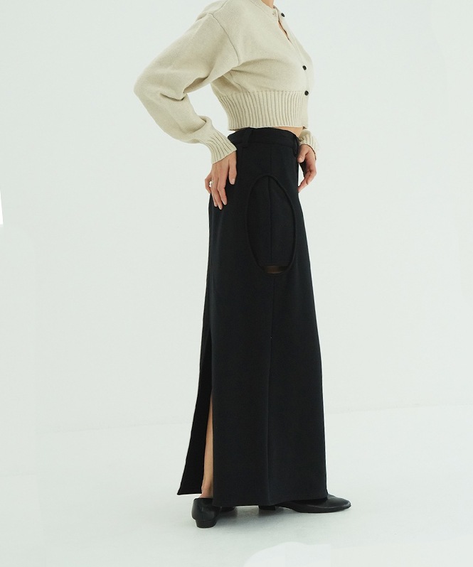 CLANE CIRCLE CUT SWEAT SK