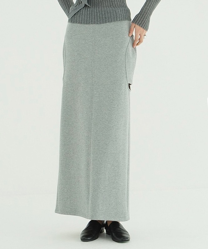 CLANE CIRCLE CUT SWEAT SK