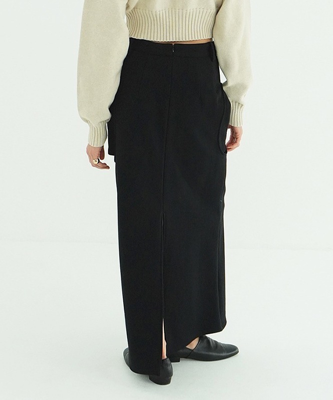 CLANE CIRCLE CUT SWEAT SK