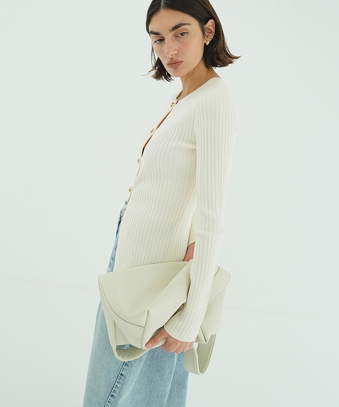 W FACE GOLD BUTTON KNIT TOPS