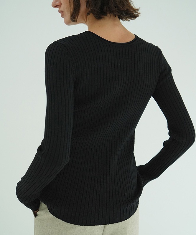 W FACE GOLD BUTTON KNIT TOPS