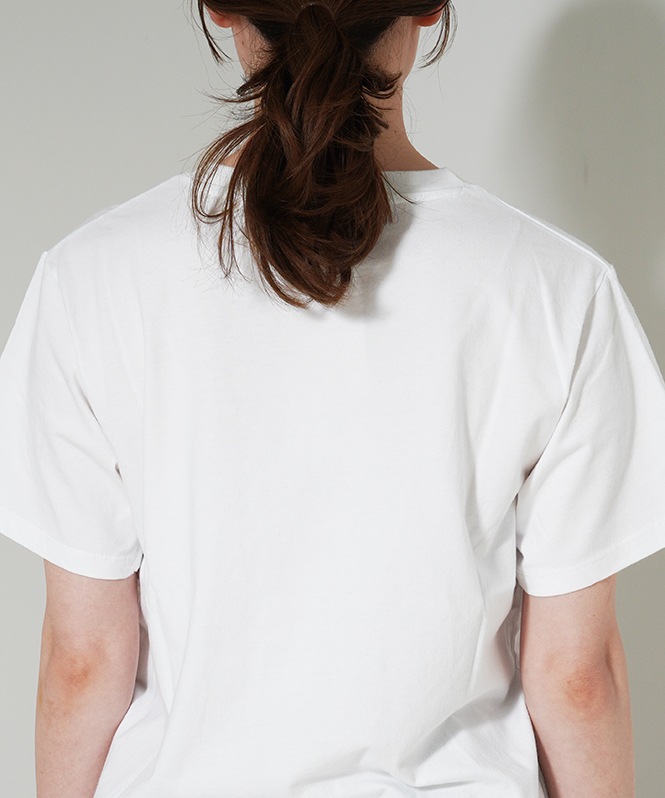 ロゴプリントTシャツ