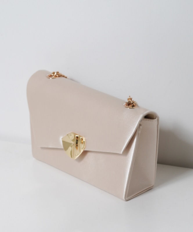 Blas cutted flap bag