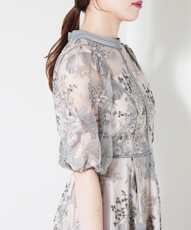 フラワーエンブロイダイアリードレス